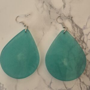 Boucles d’oreilles en résine époxy – goutte vert translucide