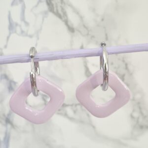 Boucles d’oreilles losanges ajourés rose pastel – Création artisanale