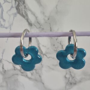 Boucles d’oreilles fleurs bleu turquoise pailleté – Création artisanale