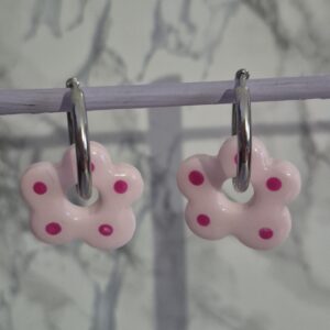 Boucles d’oreilles fleur rose pastel à pois fuchsia