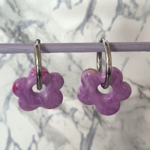 🌸💜 Boucles d’oreilles Fleur Lilas Marbrée – Création artisanale en pâte polymère et résine